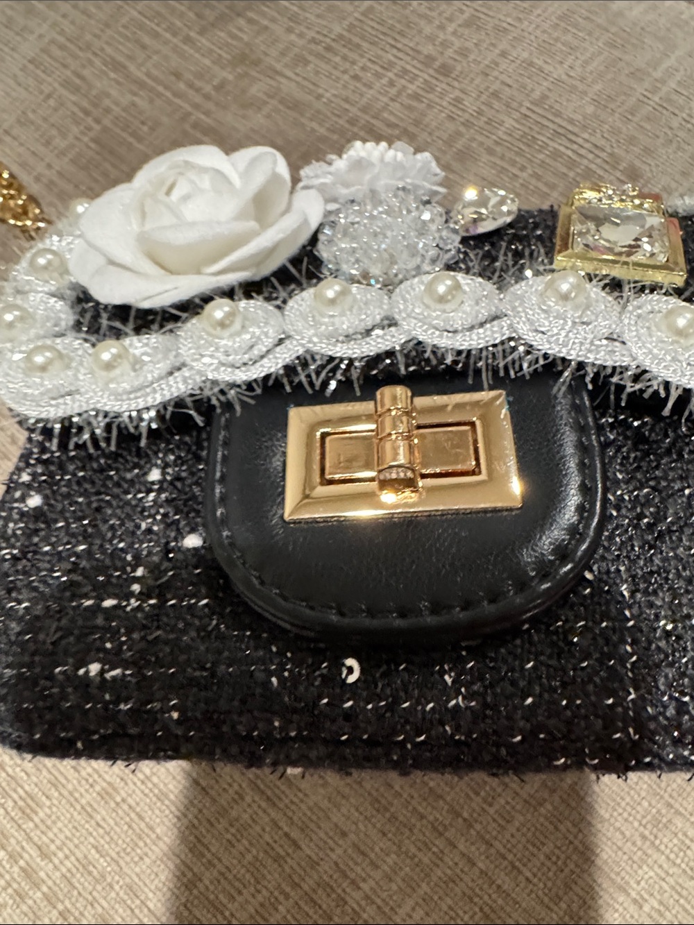 Elegant Black Pearl-Embellished Floral Crossbody Bag mini bag - Picture 2 of 2